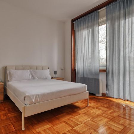 Joivy Chic 3-Bed Flat Near Colonne Di San Lorenzo Milano Esterno foto