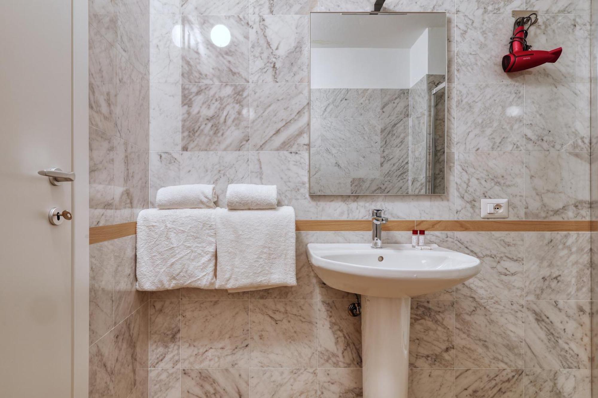 Joivy Chic 3-Bed Flat Near Colonne Di San Lorenzo Milano Esterno foto